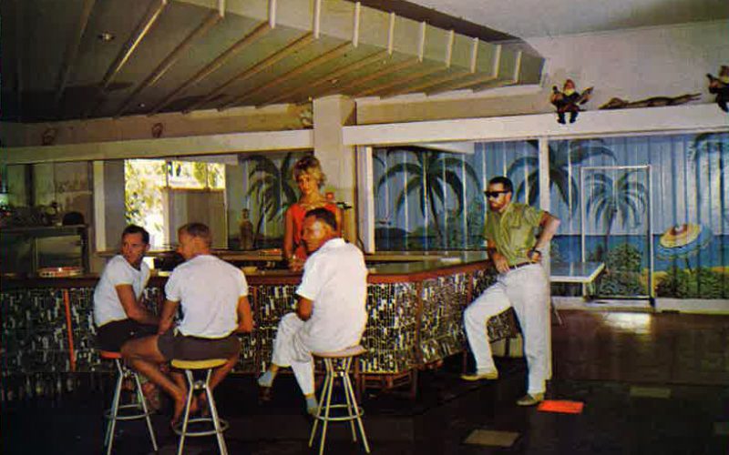 green-island-history_Coral Cay Hotel Lounge 1965